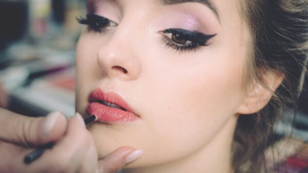 Glossy Beauty Trends 2024